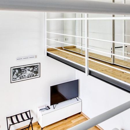 Apartamento Joivy Charismatic 1-Bed Flat With Parking Milán Exterior foto